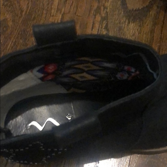 Nina size 2 booties zipper closure - Picture 5 of 7